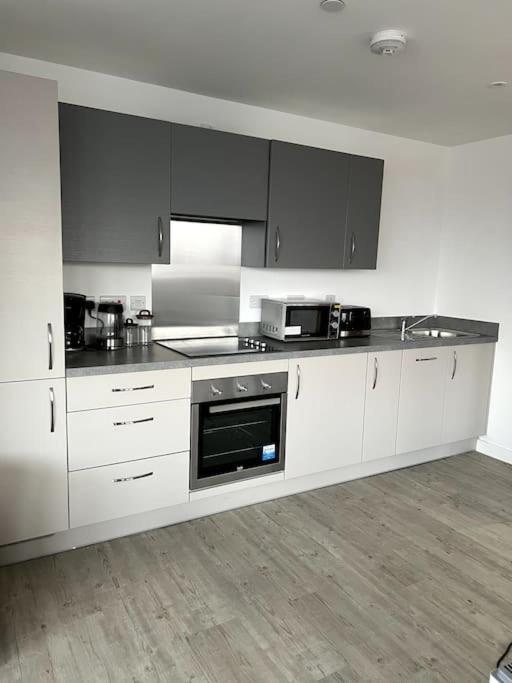Luxurious City View Apartment In Salford Manchester Exterior photo